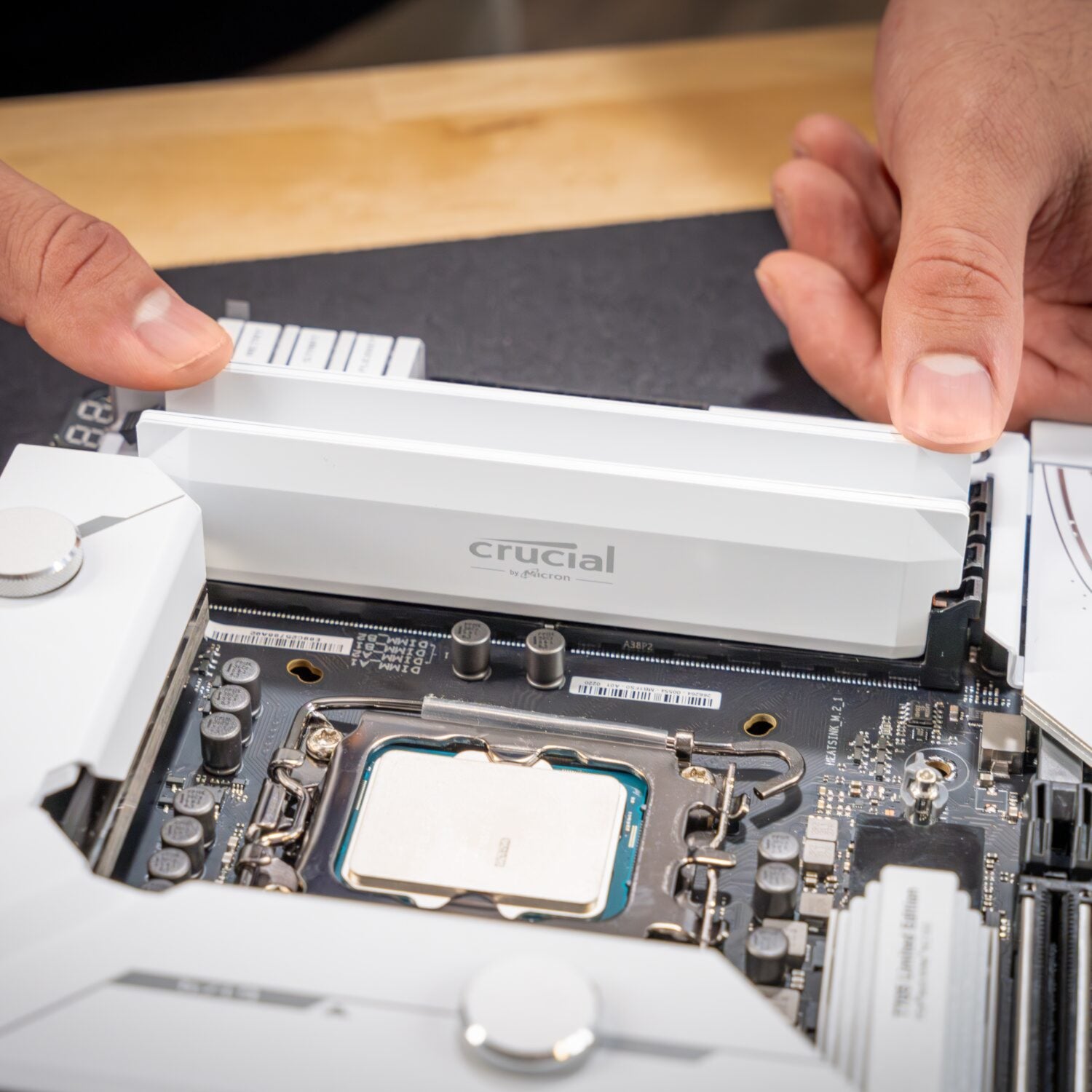 Crucial Pro Overclocking 16GB 6000Mhz DDR5 Desktop Memory White