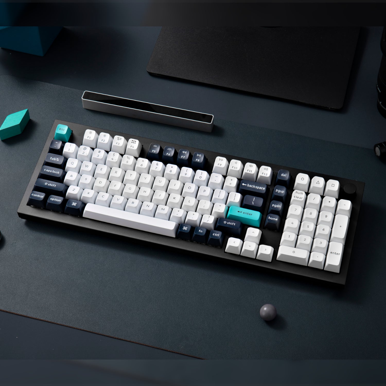 Keychron Q5 Max QMK/VIA Full-size Wireless Custom Mechanical Keyboard (Banana Switches) - Carbon Black